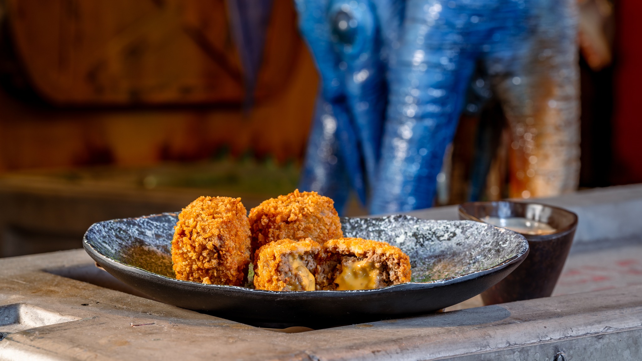 Light Up Your Night in Batuu With Disneyland’s Nighttime Gathering Dining Package! Post Image