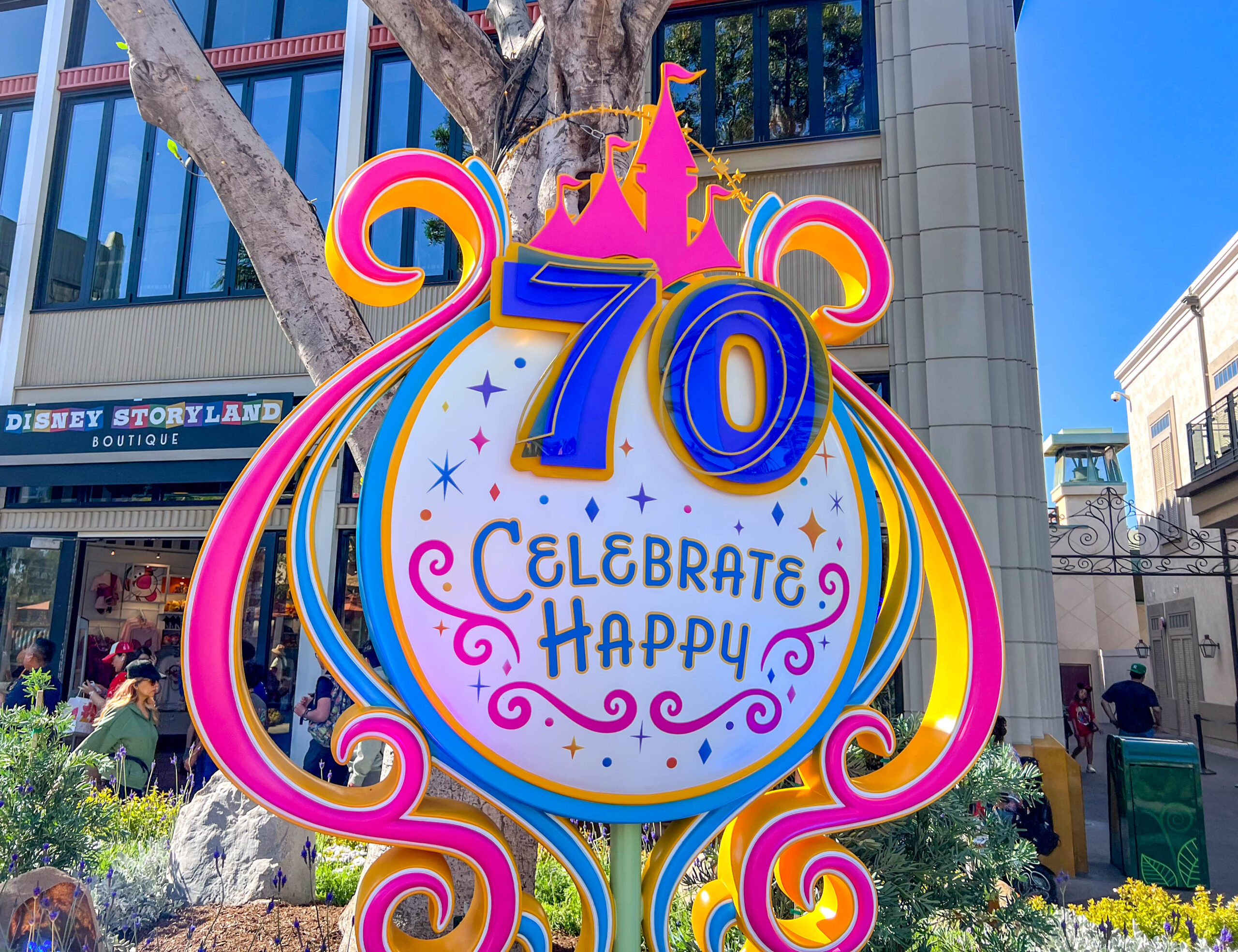 Check Out Downtown Disney’s 70th Anniversary Light-Up Balloon! Post Image