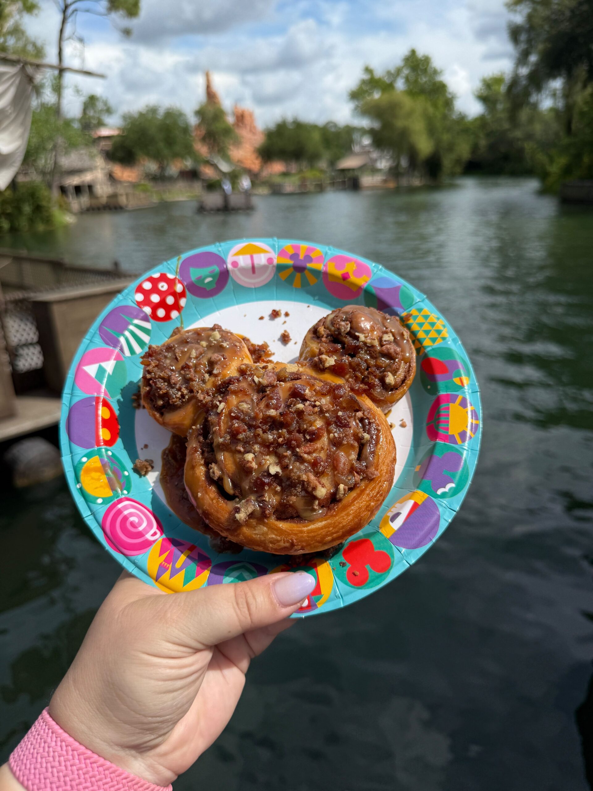 PHOTOS: The Hall of Presidents in Magic Kingdom Has Partially Reopened! Post Image