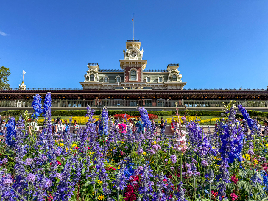 Magic Kingdom Hours Extended for Later This Summer Post Image