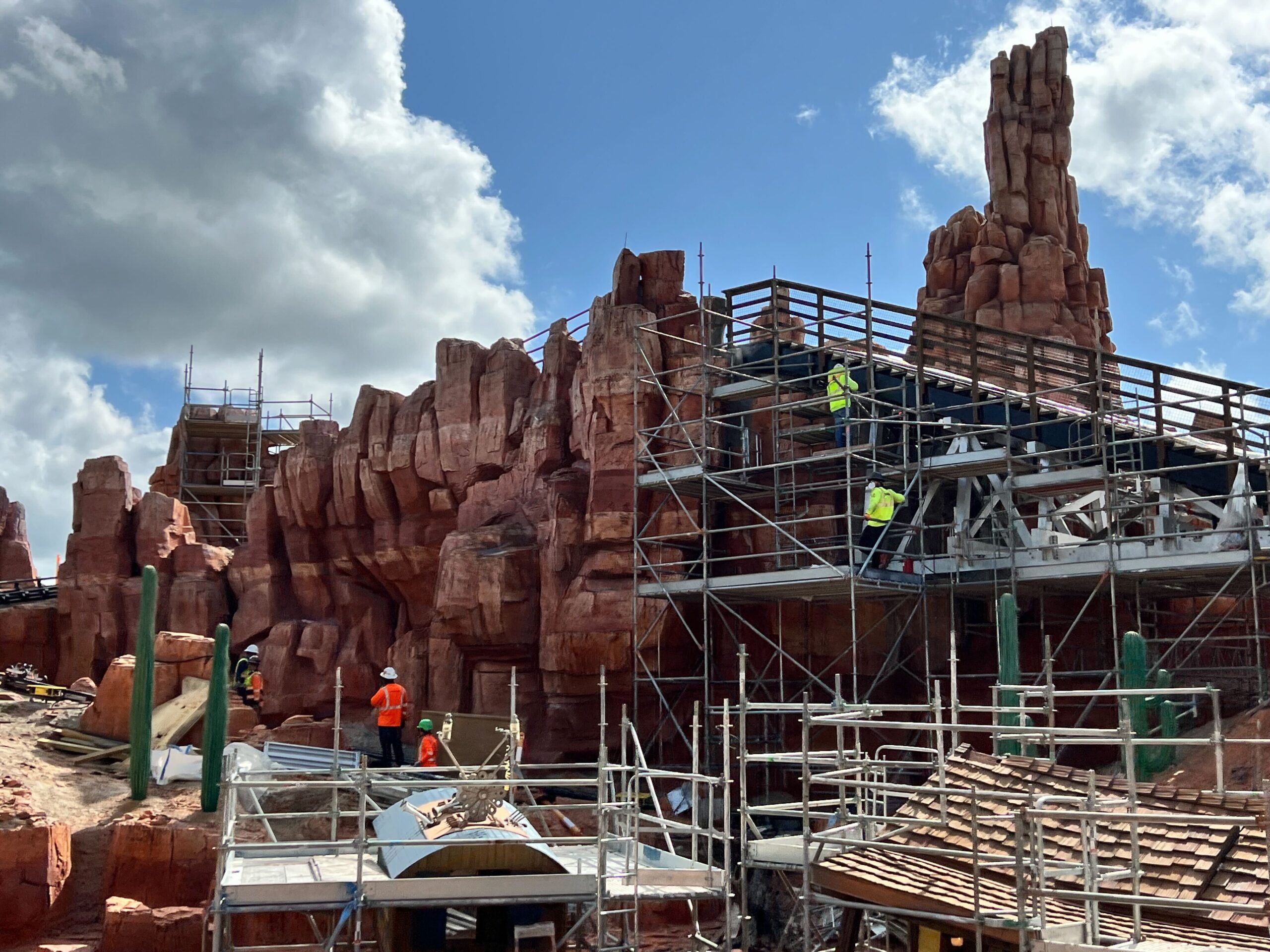PHOTOS: The Main Street, U.S.A. Railroad Station Balcony Has Reopened! Post Image