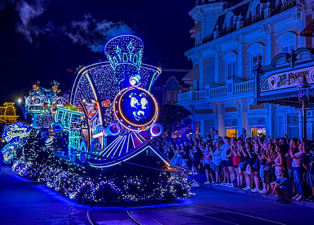 NEW Acrobat Show Debuts in EPCOT’s France Pavilion! Post Image