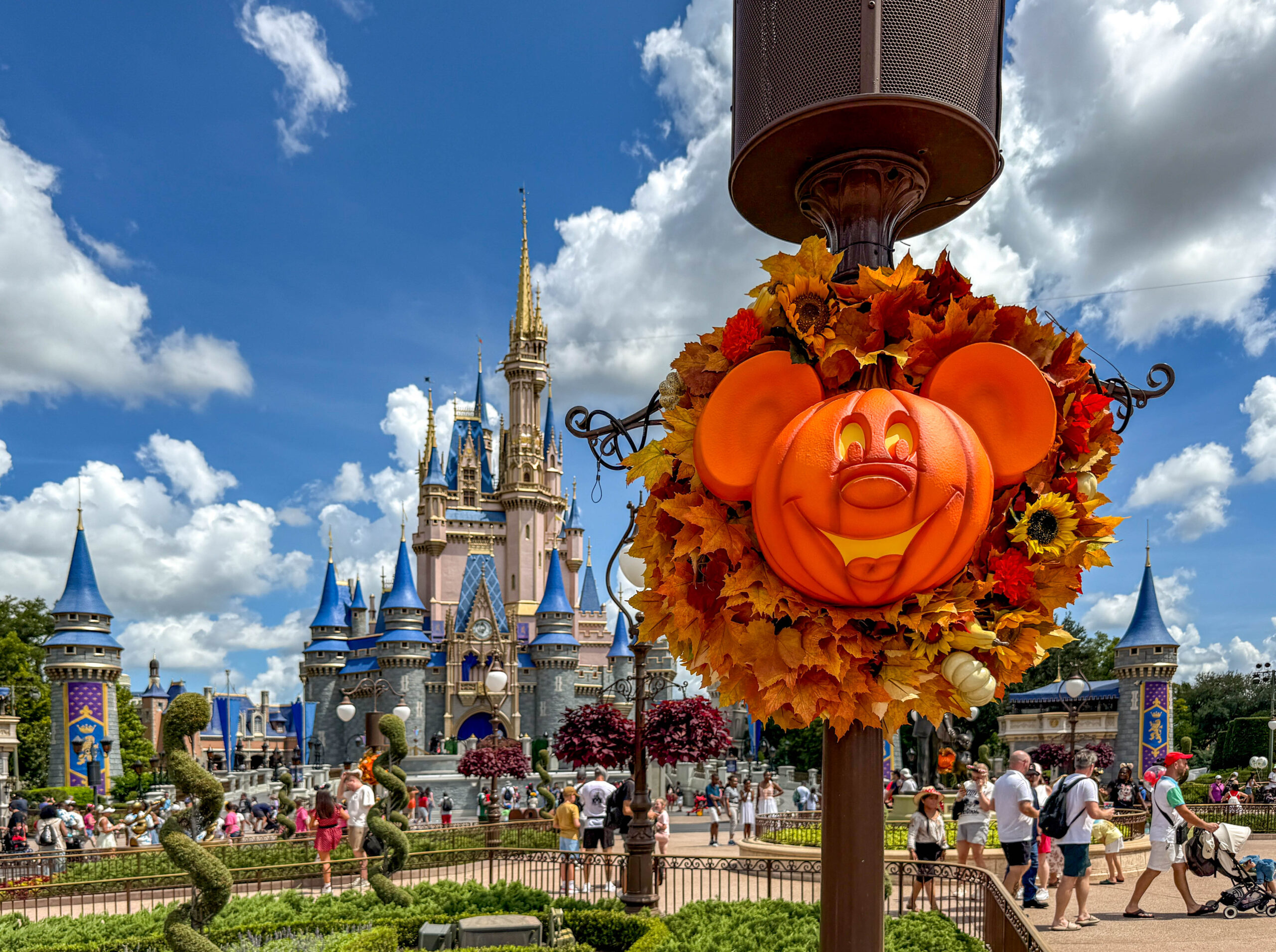 Fall Decorations Have Taken Over Frontierland and Liberty Square! Post Image