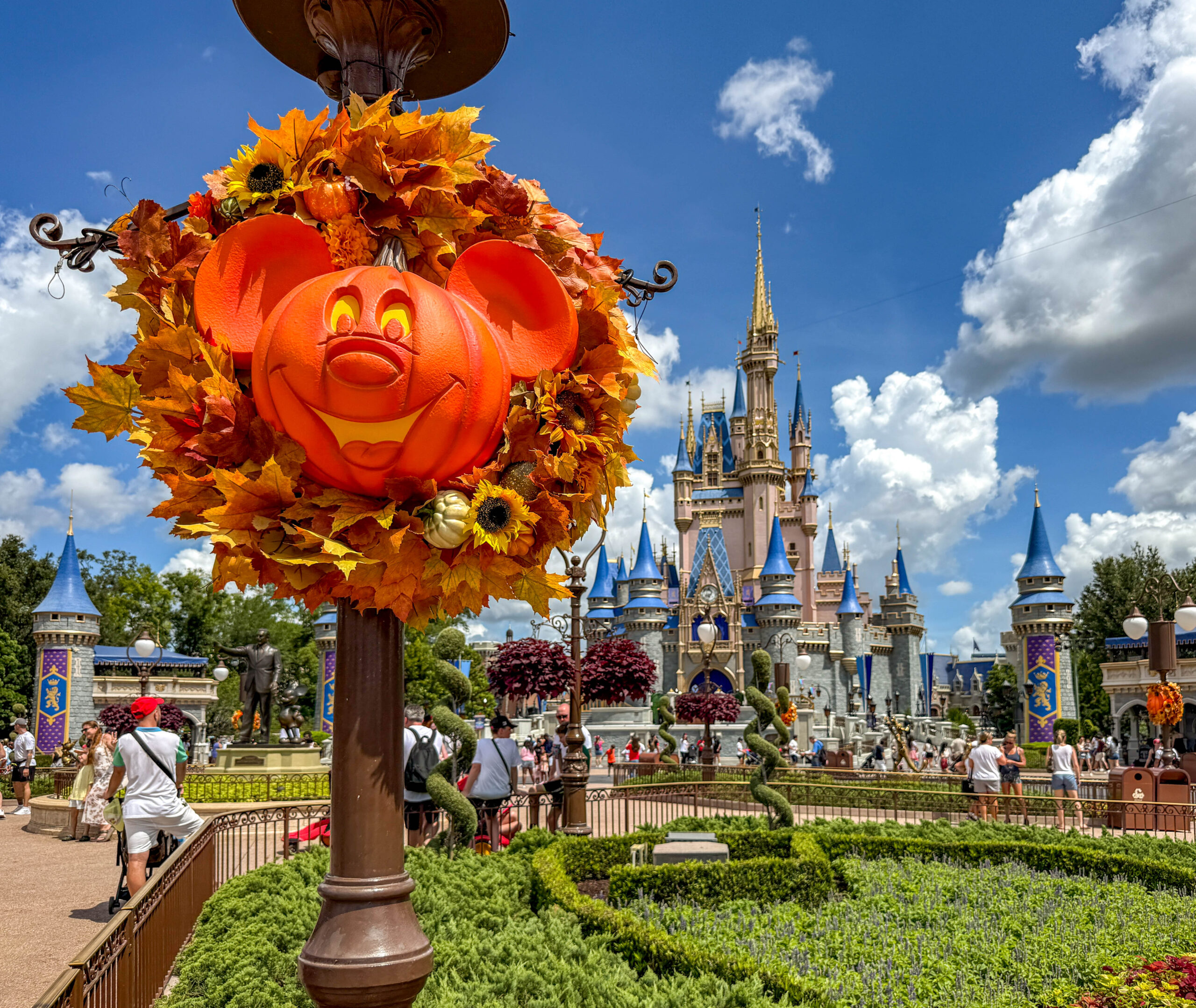 BRAND-NEW Fall Decor Has Arrived in Fantasyland! Post Image