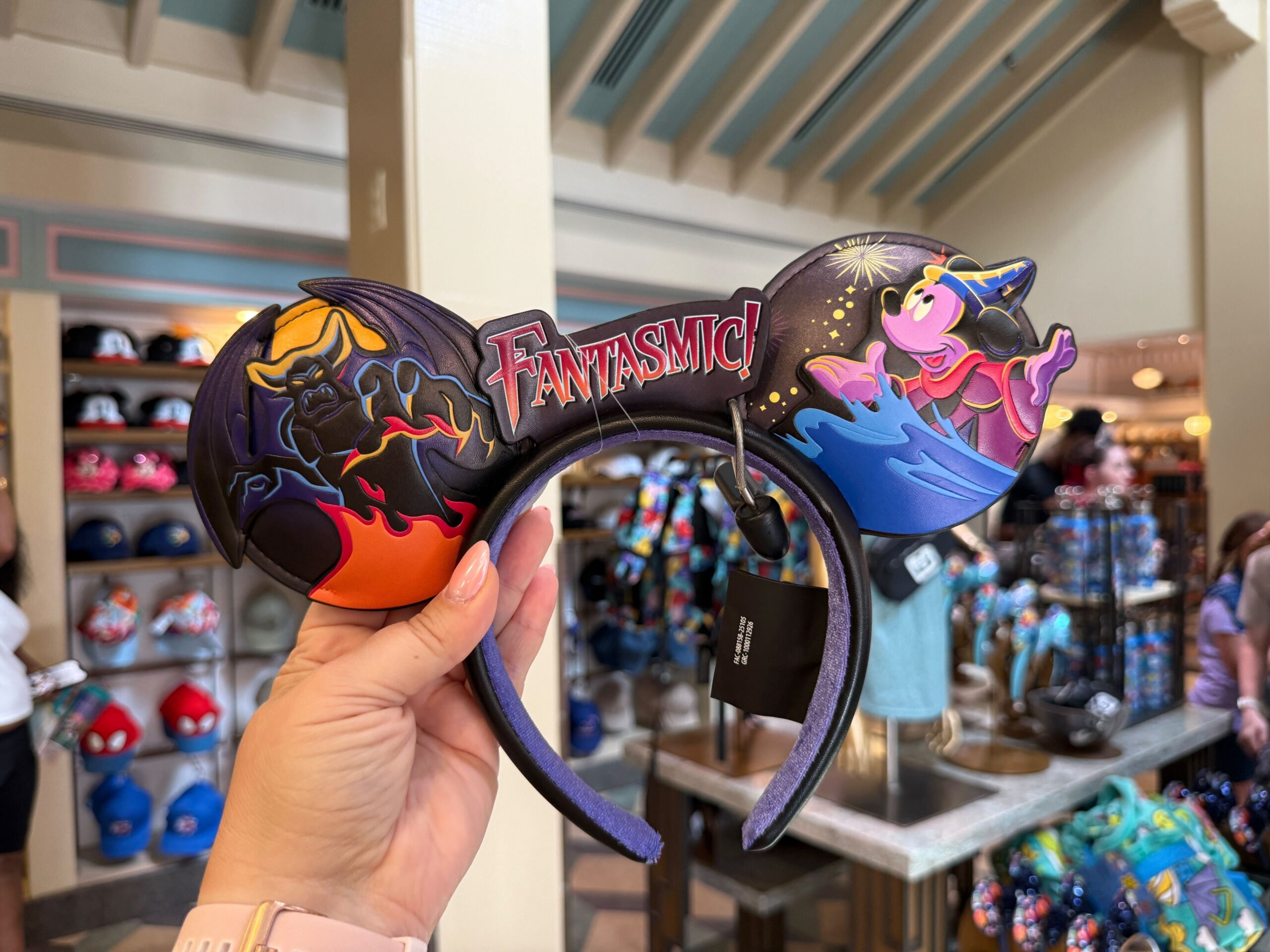 Vera Bradley’s Mickey’s Promenade Collection Is in Disney Springs! Post Image