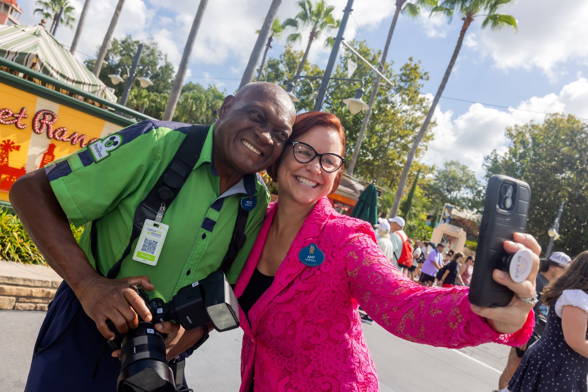 Disney PhotoPass Photographer Willie Jackson Honored with Walt Disney Legacy Award Post Image
