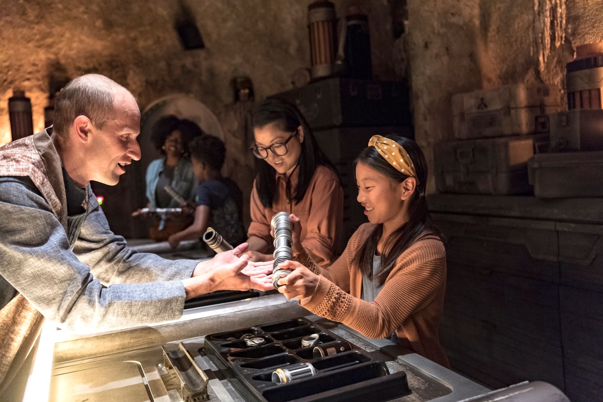 ‘Reclaimed &amp; Reforged’ Experience Returns Soon to Savi’s Workshop in Disney World Post Image