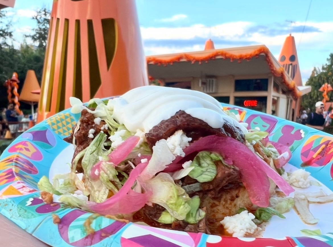 Pistachio Fans NEED Disney California Adventure’s NEW Celestial Chocolate Churro! Post Image