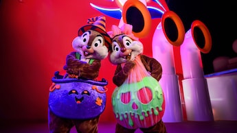 planDisney’s Best Tips For Halloween Beyond the Disneyland Parks Post Image