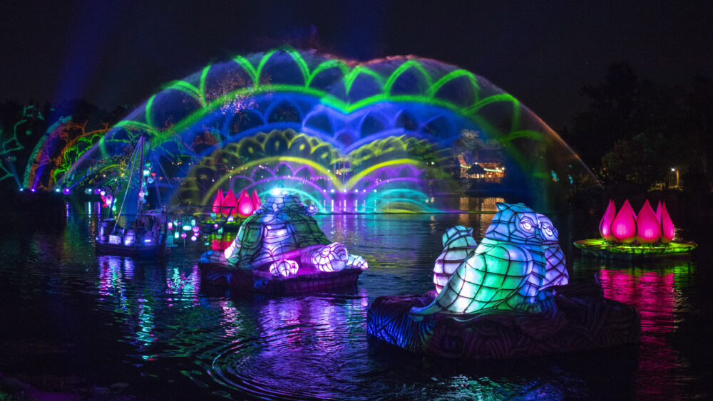PHOTOS: Umbrellas Installed in Animal Kingdom’s Discovery River Amphitheater Post Image