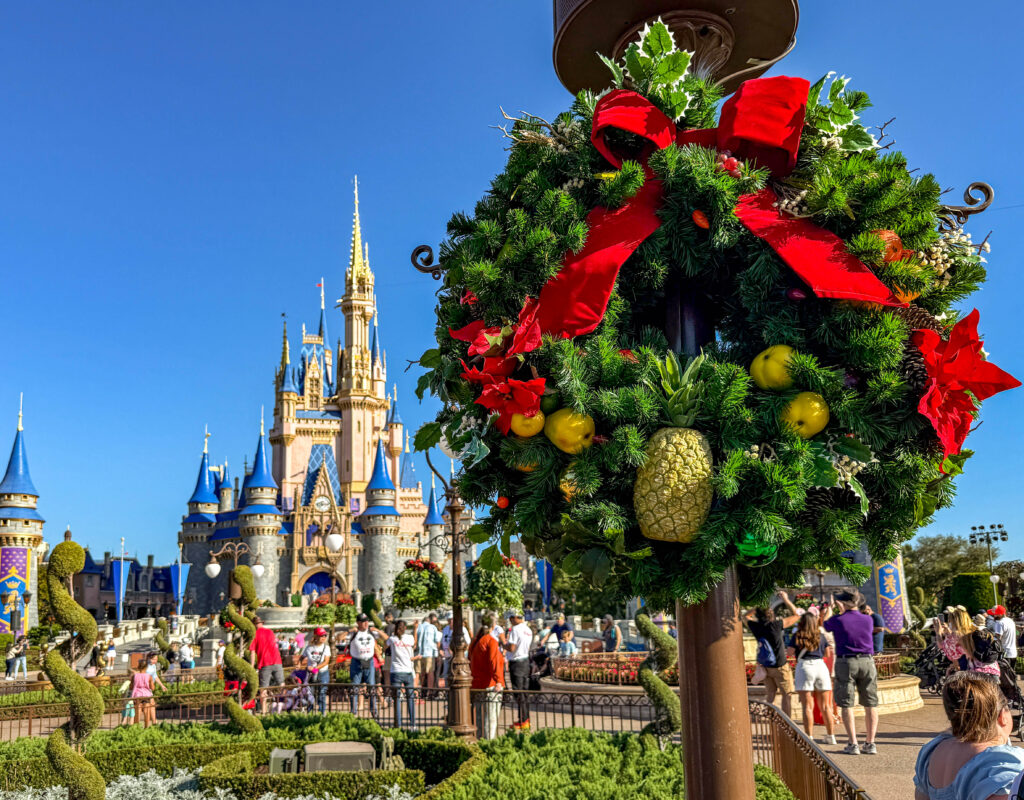 A TON of Christmas Merchandise Arrives in Disney World! Post Image