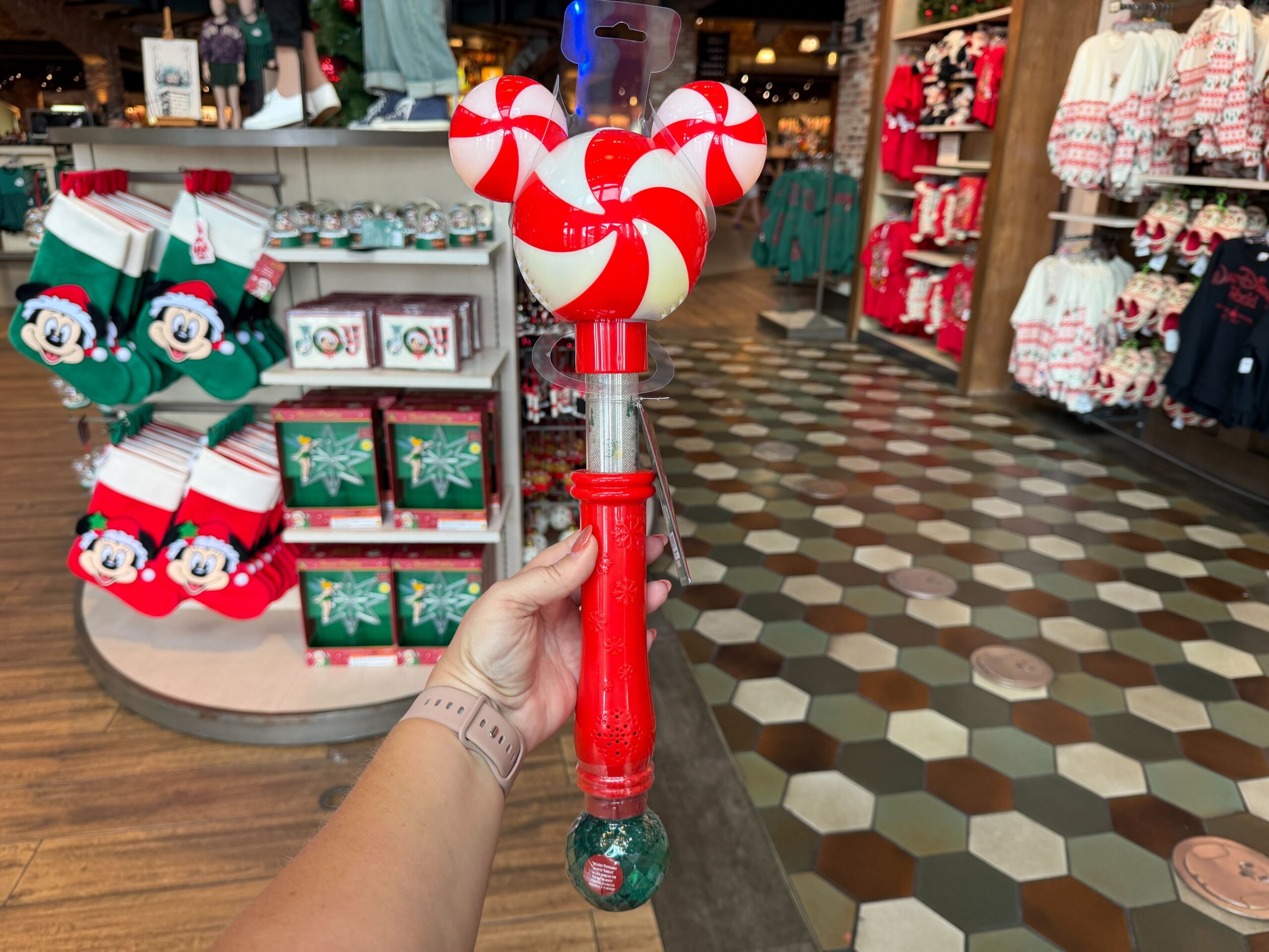 New Christmas Hat &amp; T-Shirt Are Perfect for Your Holiday Look Post Image