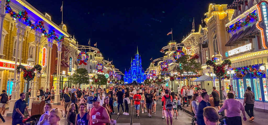 FULL LIST of Holiday Food &amp; Drinks Coming to Disney World! Post Image