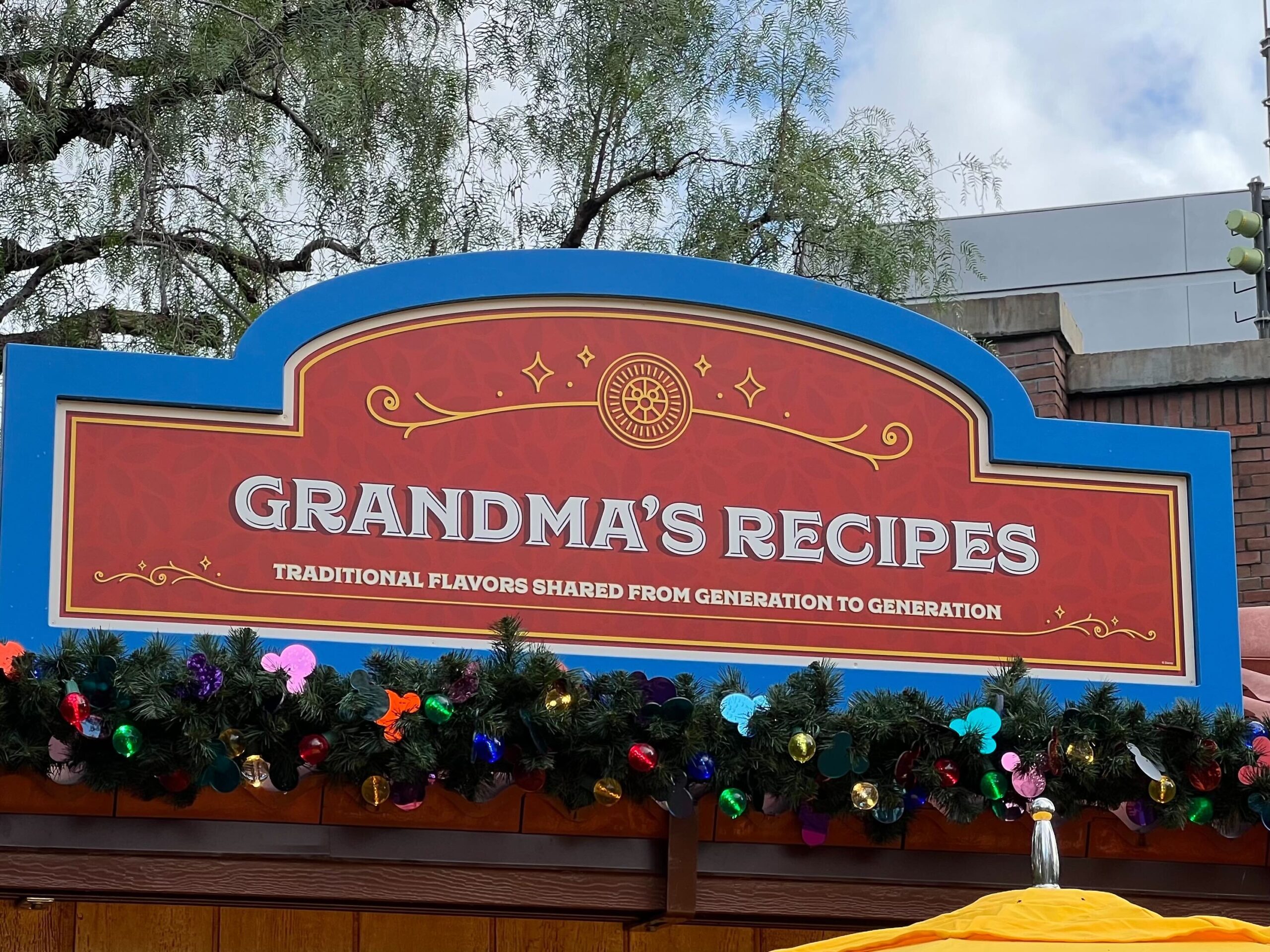 We Tried the Holiday Treats at Grandma’s Recipes Food Booth! Post Image