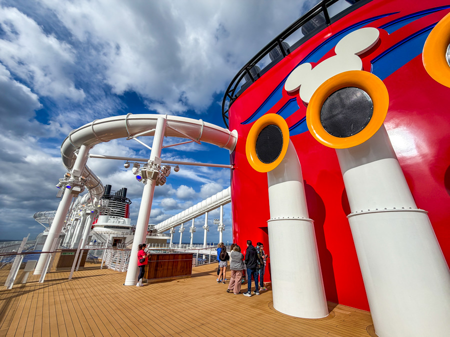 How the Disney Destiny Is Divided Between Heroes and Villains Post Image