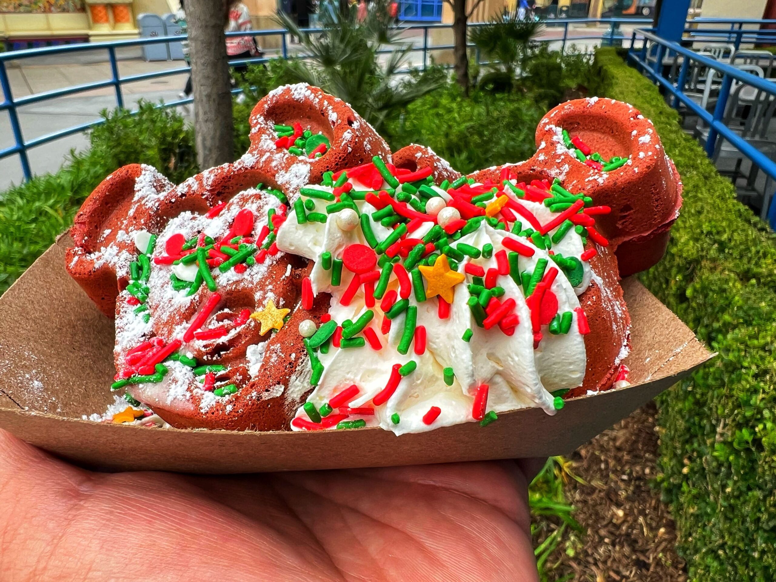 Come With Us to Daisy’s Holiday Pajama Party at Storytellers Cafe! Post Image