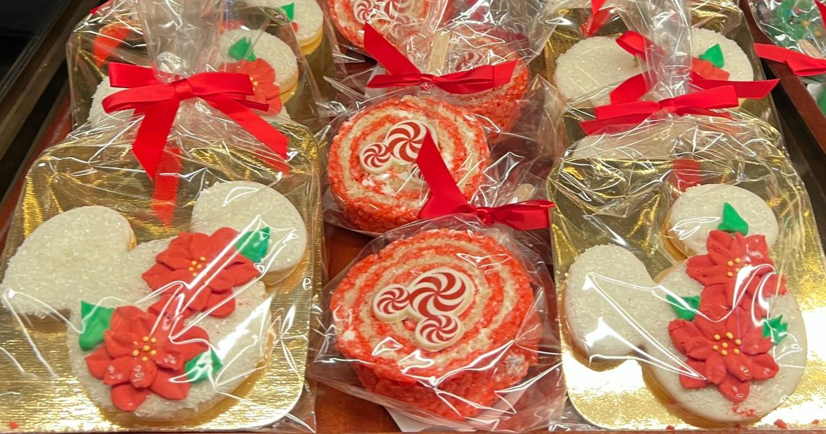 PHOTOS: Let’s Check Out the Grand Californian’s Gingerbread House! Post Image