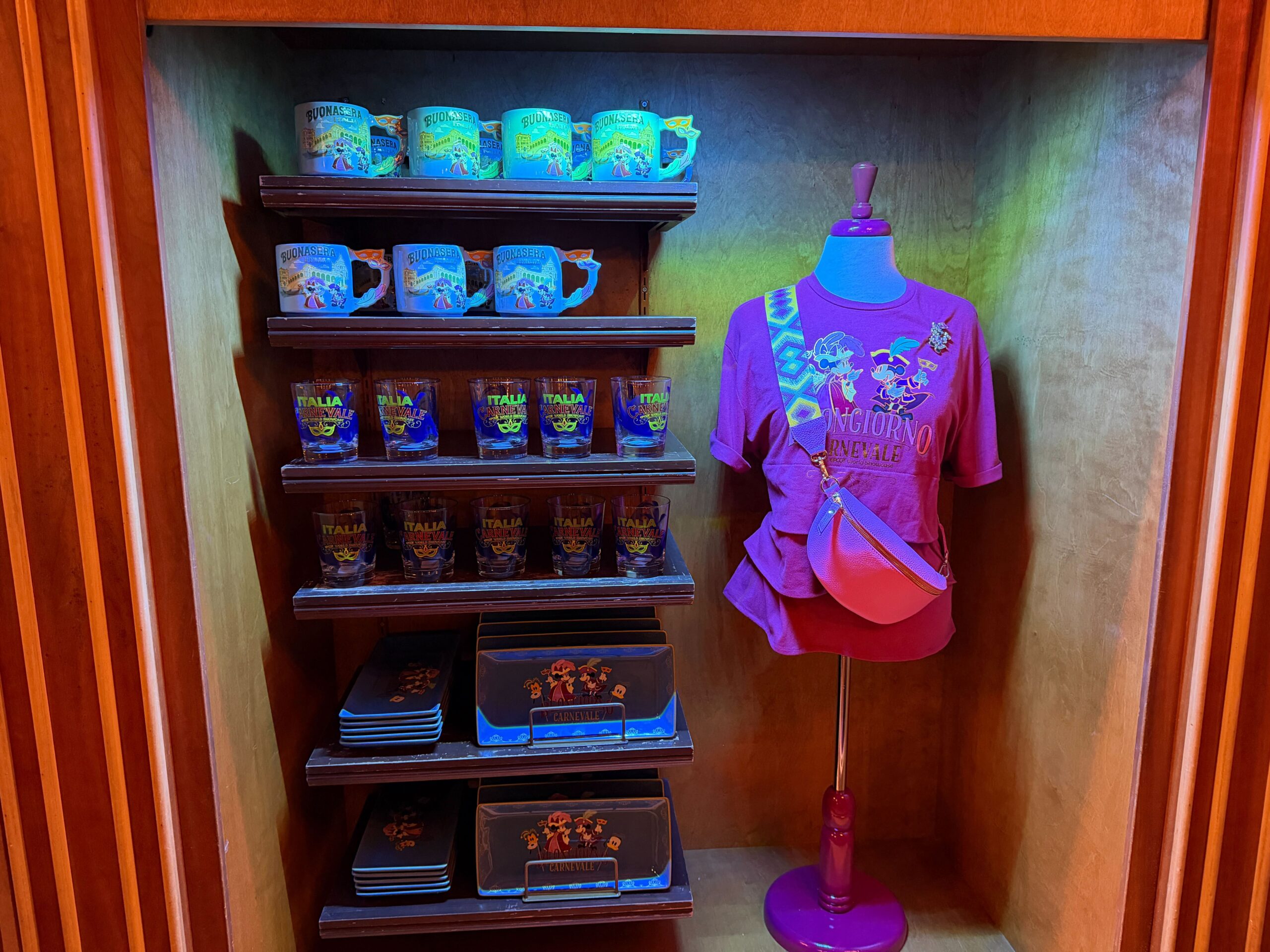 We LOVE the New Mickey &amp; Minnie Italia Carnevale Collection Post Image