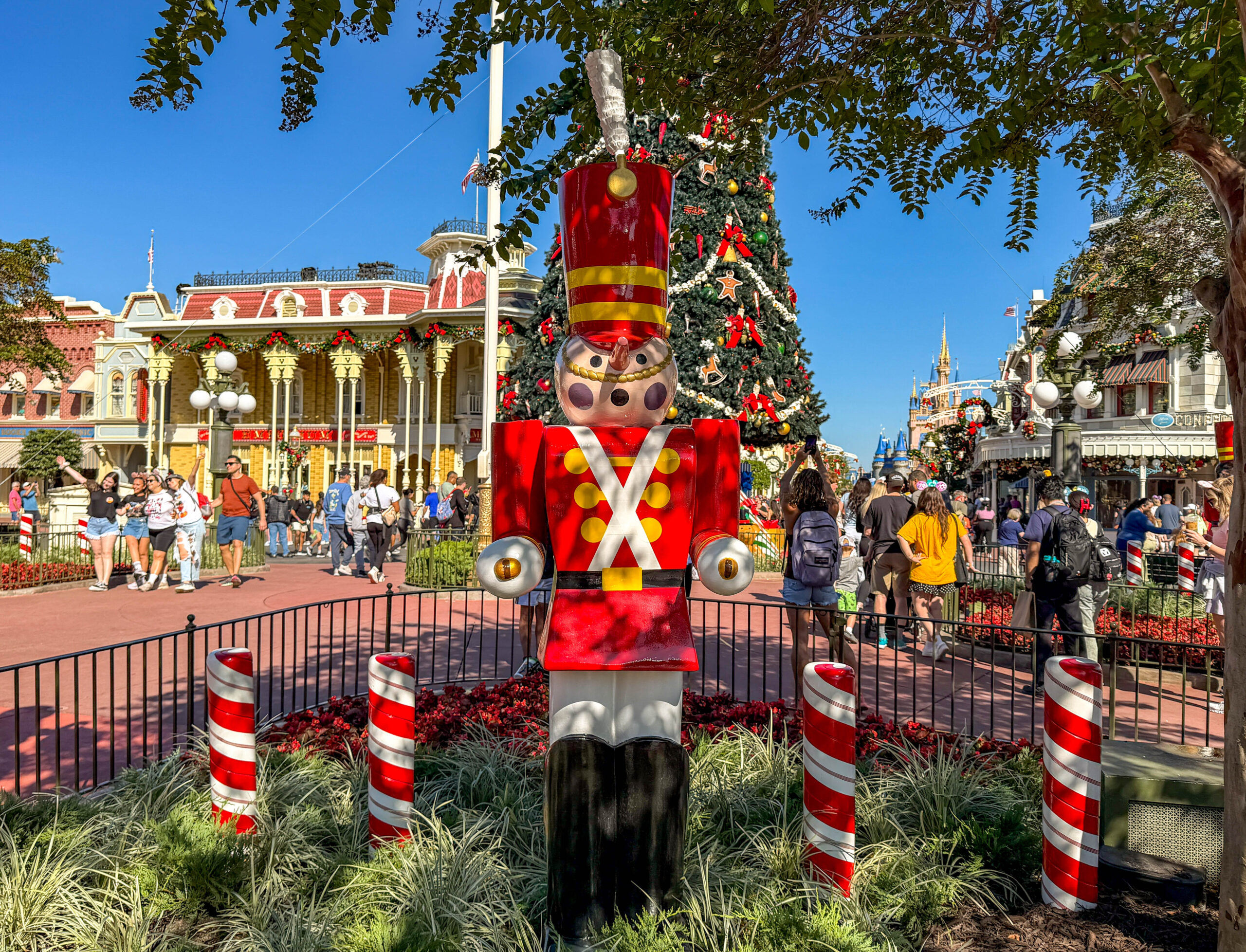 Santa Claus Will Return to Restaurantosaurus this Year For One More DinoLand Christmas Post Image
