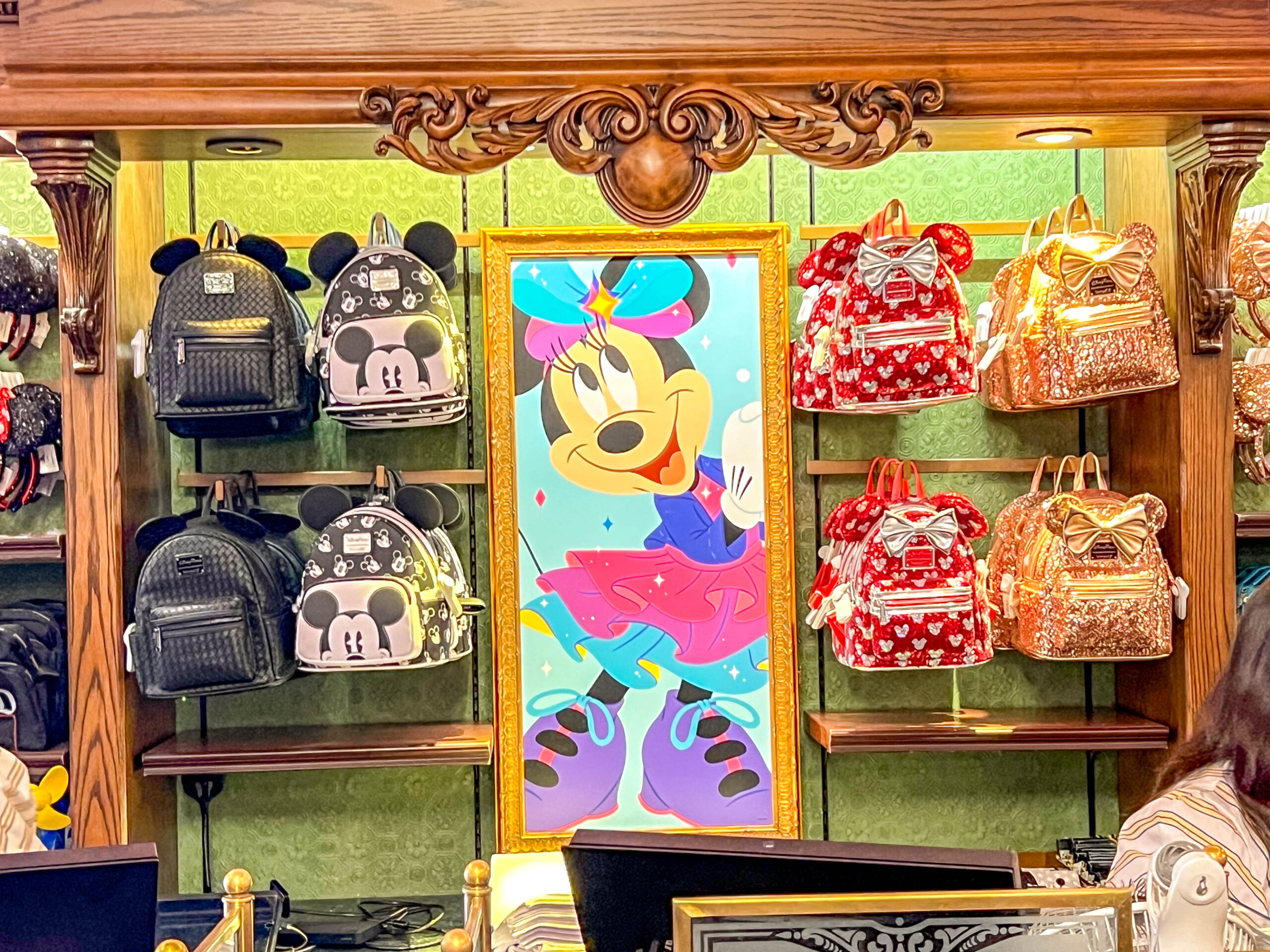 Here’s the LAST DAY You Can Order Christmas Gifts on the Disney Store Website Post Image