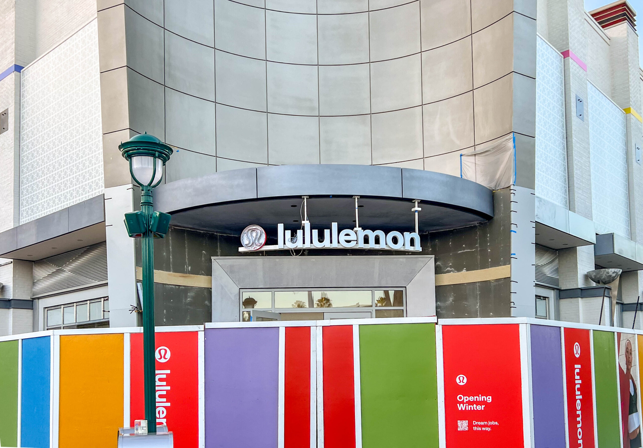Lululemon Has Officially Opened at Disneyland! Post Image