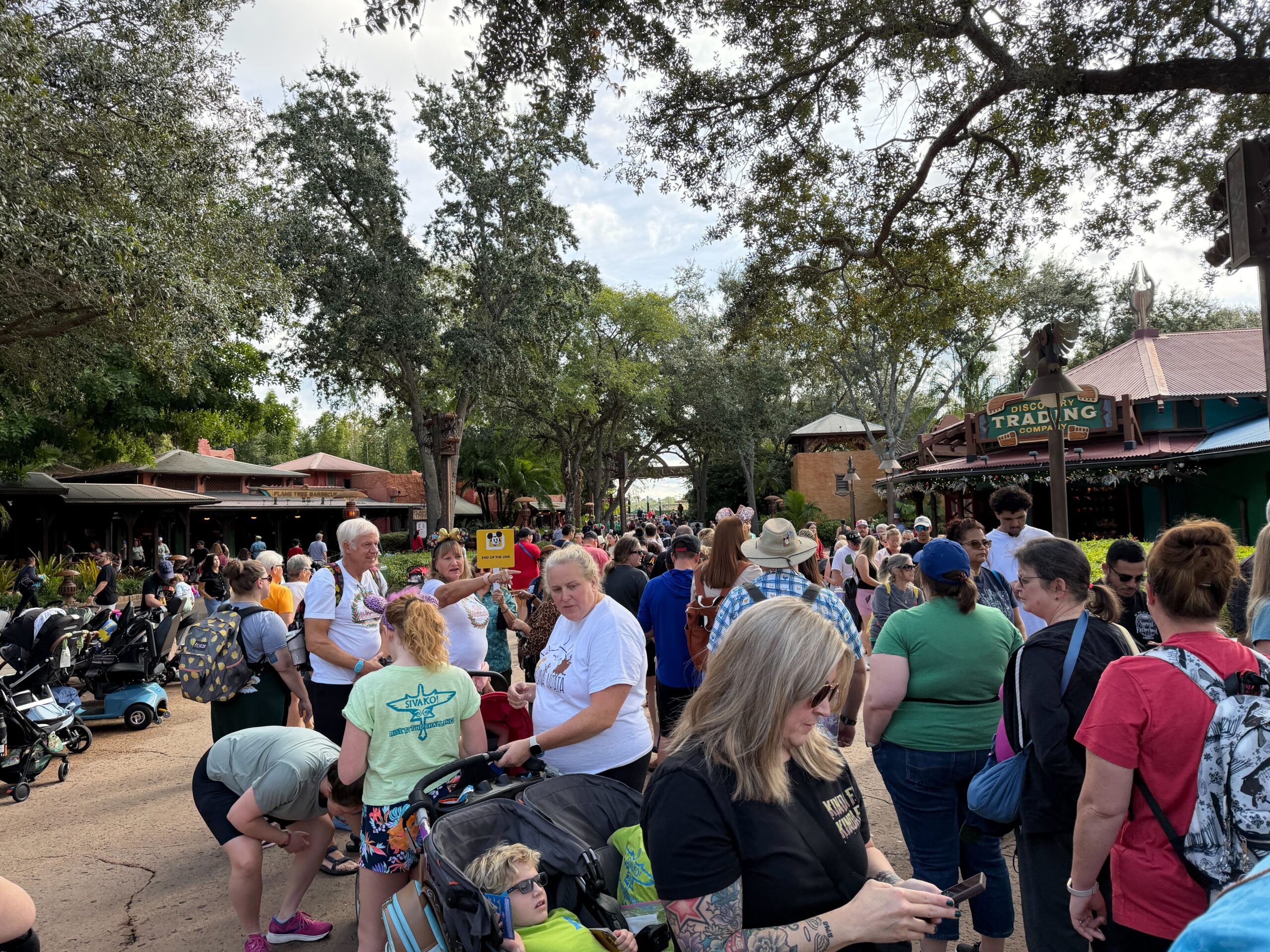 PHOTOS: Animal Kingdom Crowds Form for Passholder Magnet Comeback Post Image